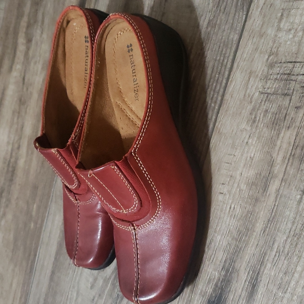 Naturalizer leather clogs slip on mules